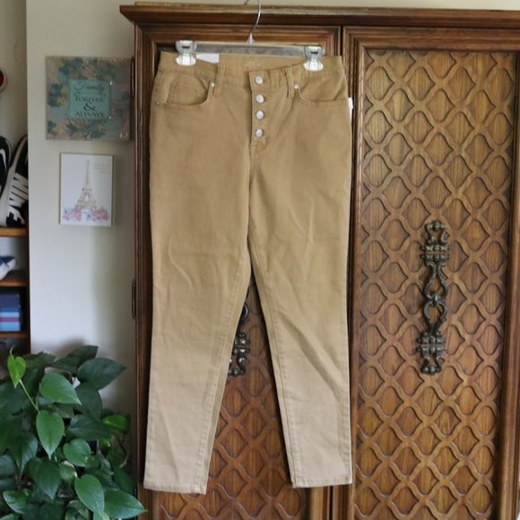 New Directions Button Fly High Rise Jeans - Khaki, Size 6 - Picture 2 of 16